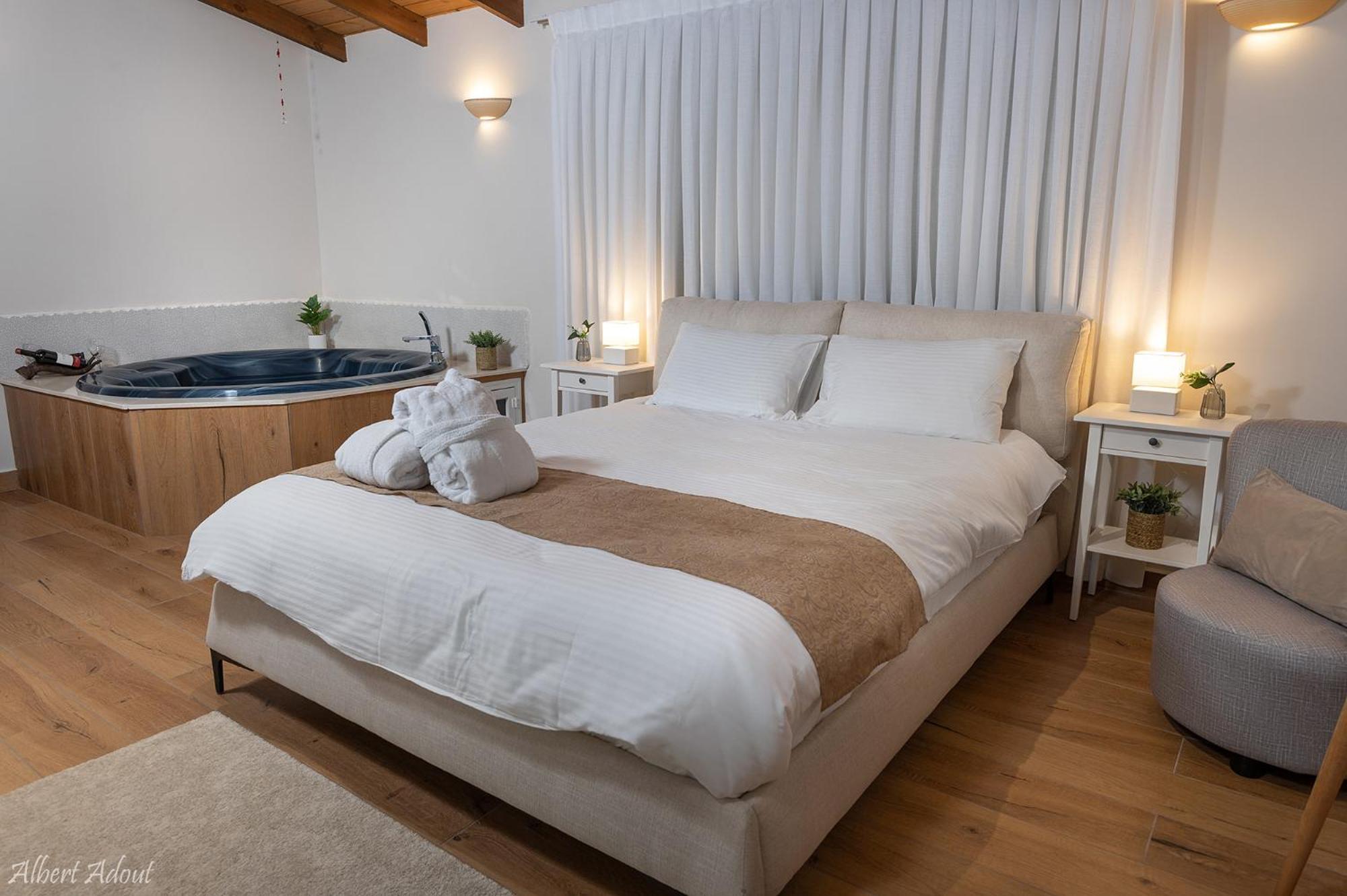 Talia Cabin Guest & Spa 罗什平纳 外观 照片