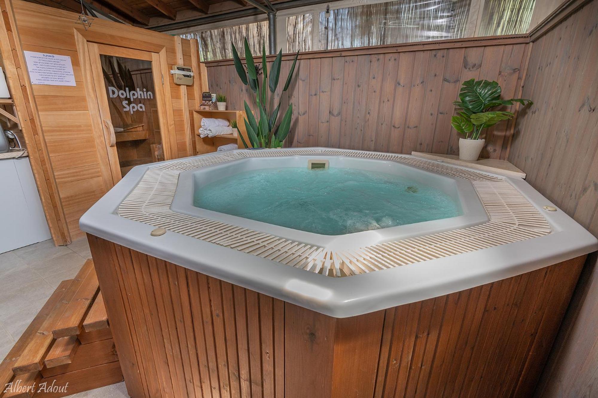 Talia Cabin Guest & Spa 罗什平纳 外观 照片